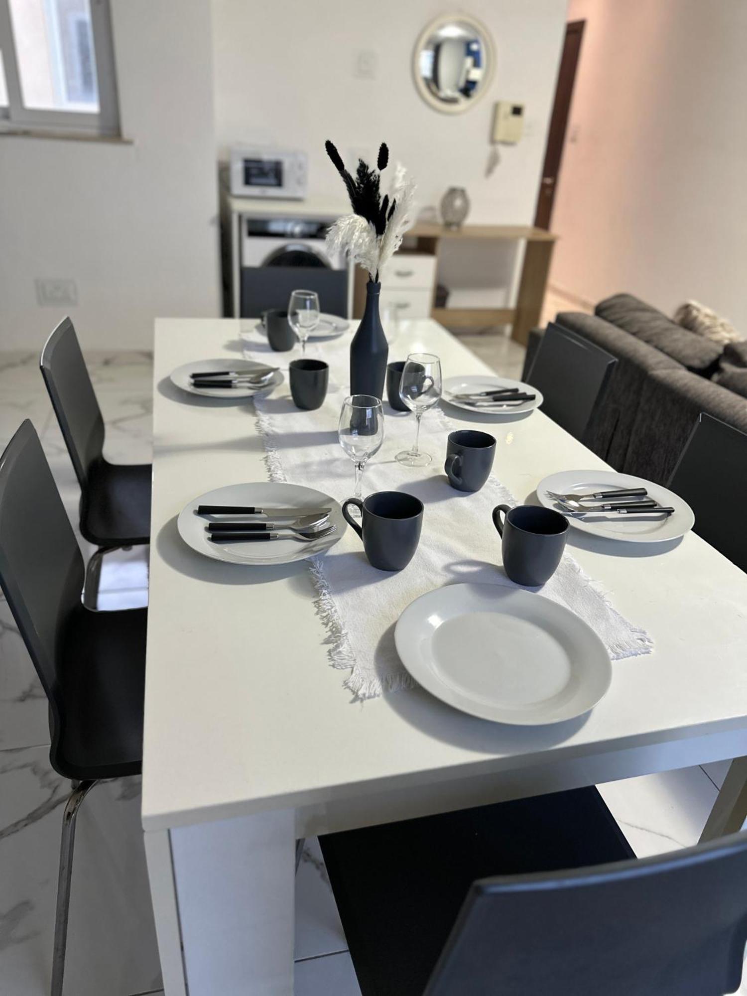 Luxury Penthouse In Apartament Sliema